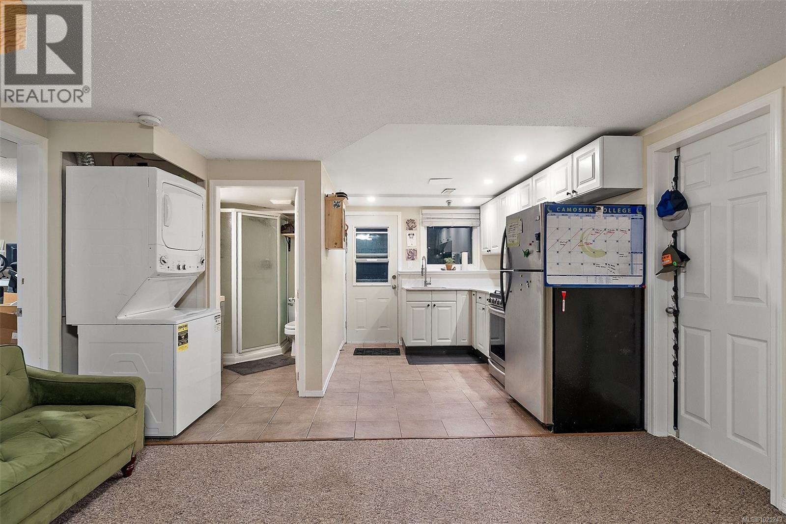 727 Porter Rd, Esquimalt, British Columbia  V9A 5W7 - Photo 28 - 1025243