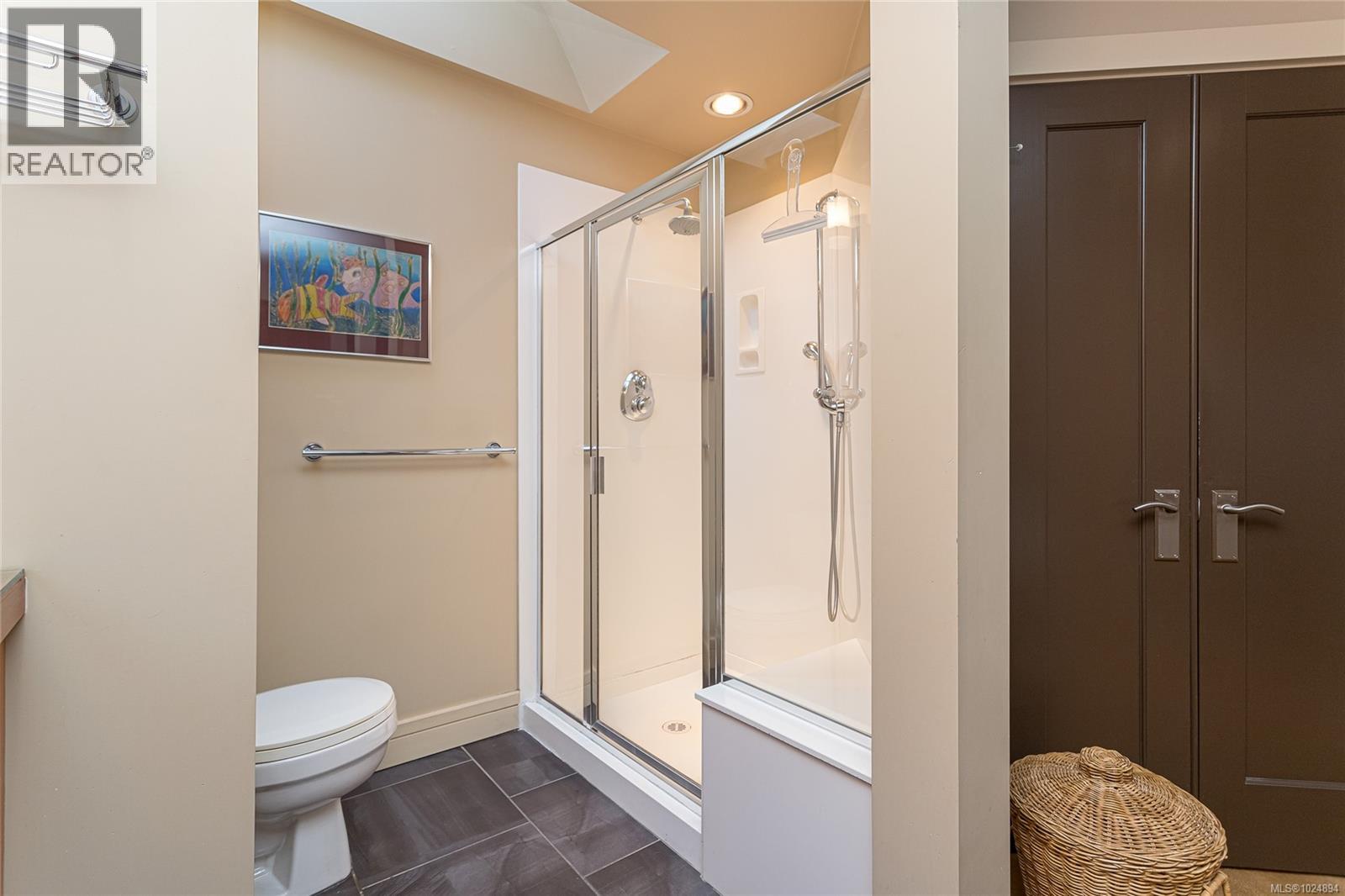 4 933 Meares St, Victoria, British Columbia  V8V 3J5 - Photo 22 - 1024894