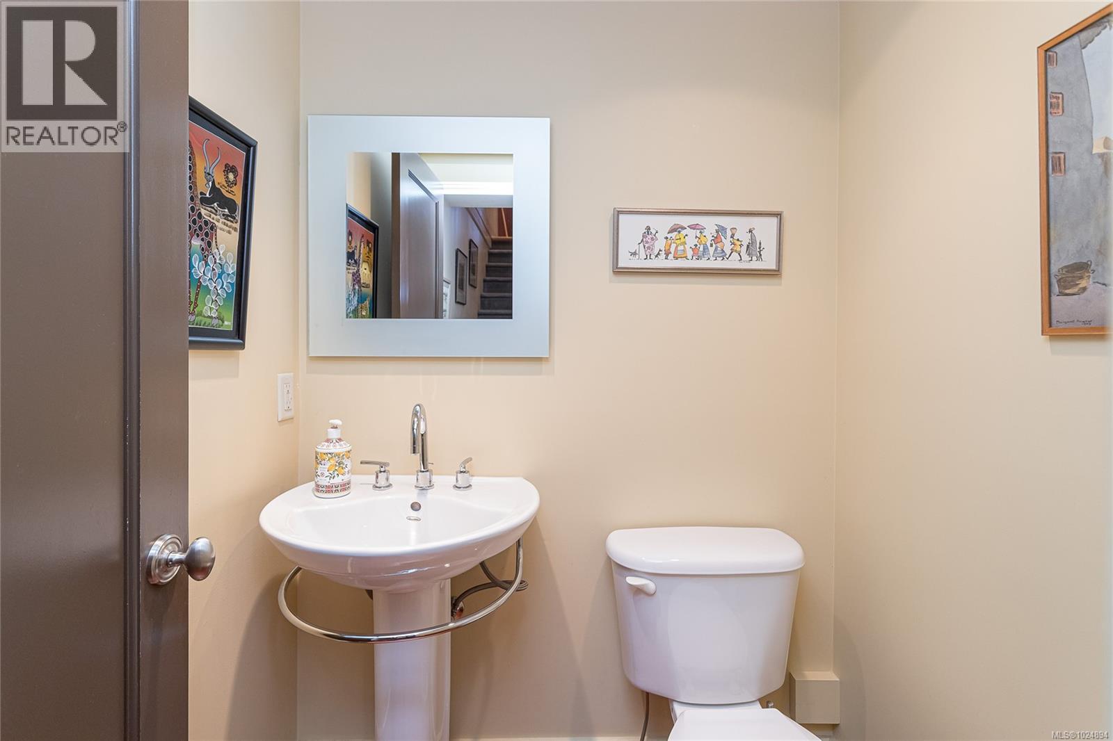 4 933 Meares St, Victoria, British Columbia  V8V 3J5 - Photo 32 - 1024894