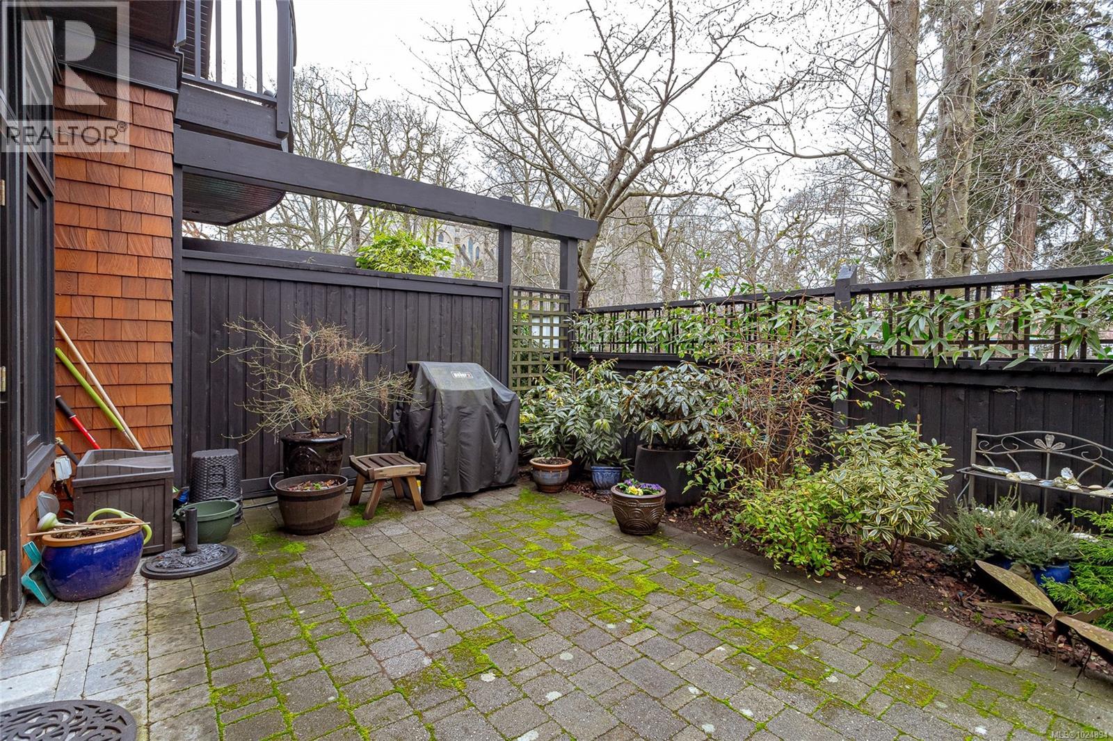 4 933 Meares St, Victoria, British Columbia  V8V 3J5 - Photo 36 - 1024894