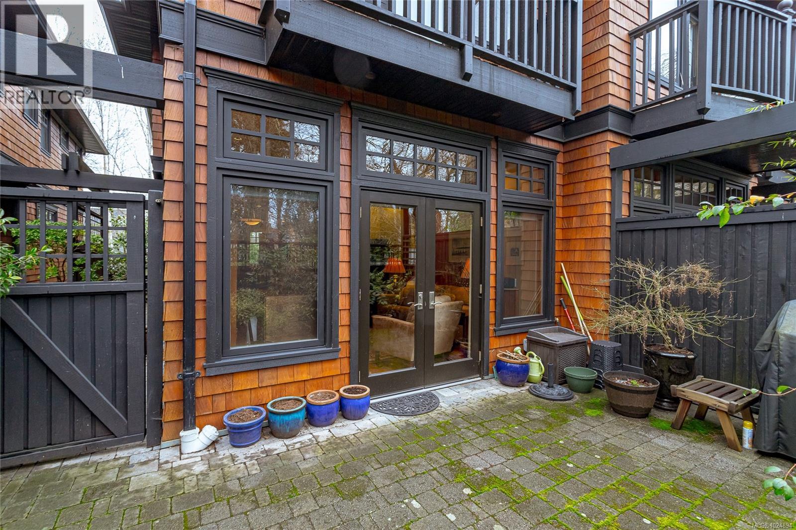 4 933 Meares St, Victoria, British Columbia  V8V 3J5 - Photo 37 - 1024894