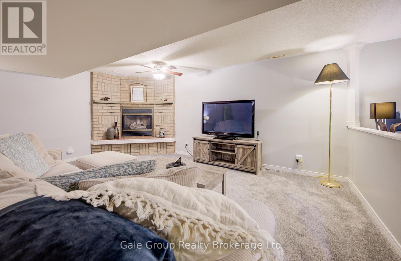 Photo 32 of 50 for 34381 Denfield Road