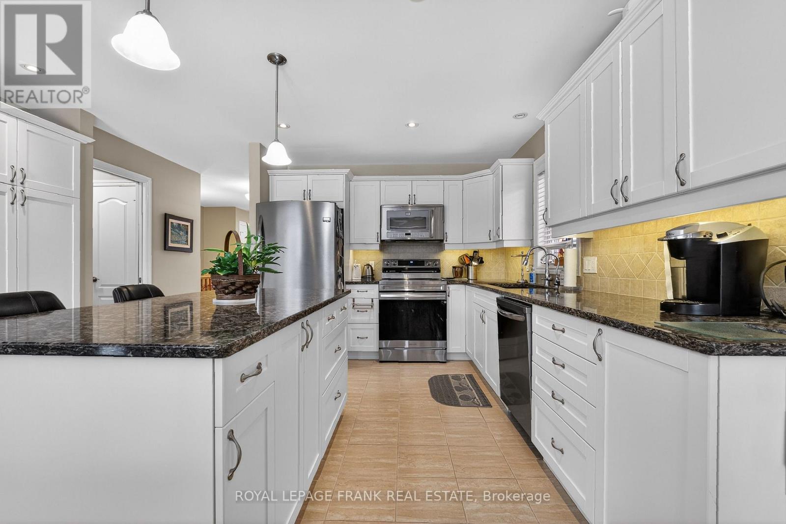 9 Green Arbour Way, Kawartha Lakes, Ontario  K9V 0E7 - Photo 6 - X12760488