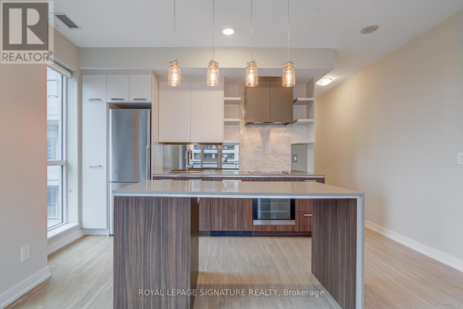 836 - 1830 Bloor Street W, Toronto, Ontario  M6P 0A2 - Photo 8 - W12760122