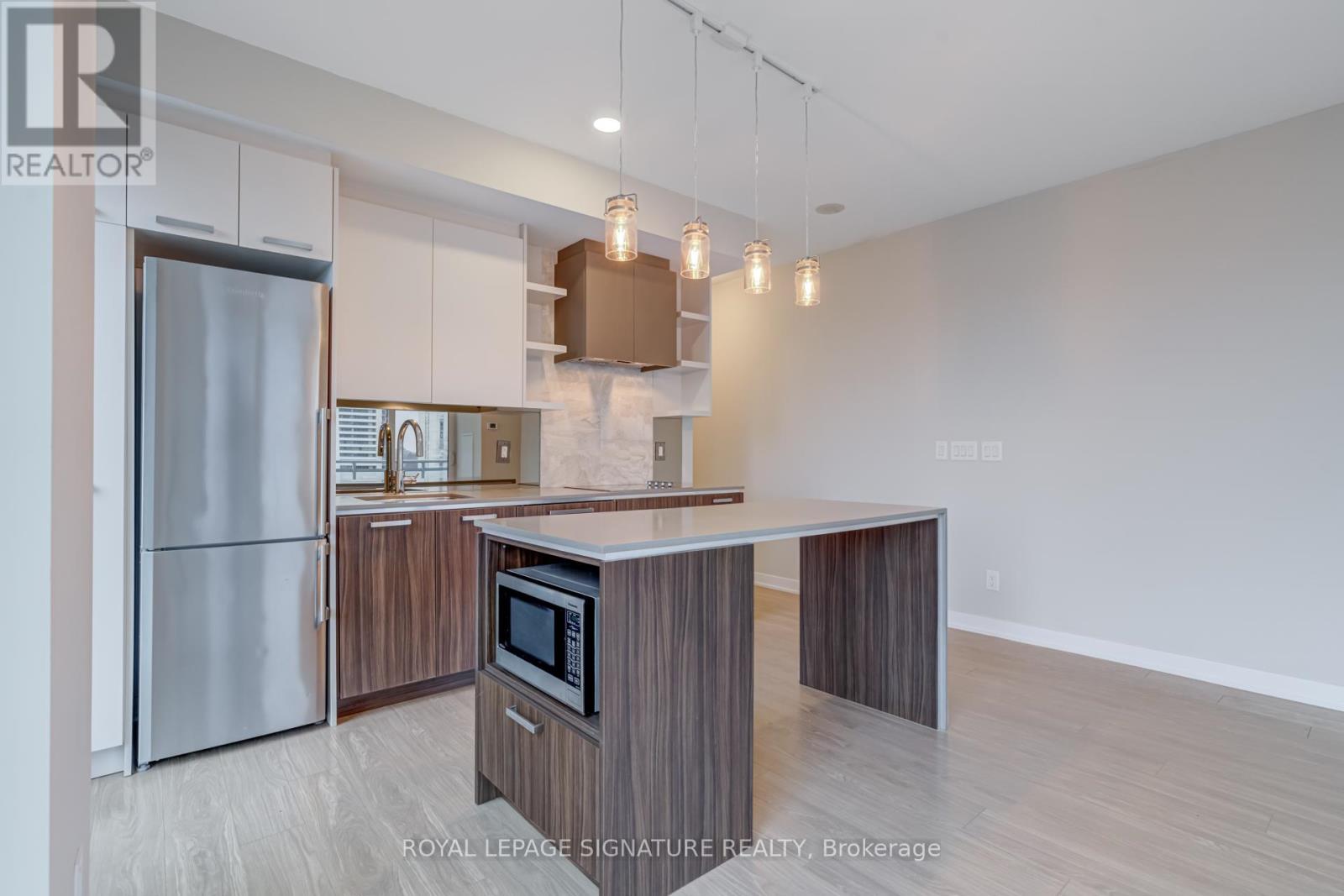 836 - 1830 Bloor Street W, Toronto, Ontario  M6P 0A2 - Photo 9 - W12760122