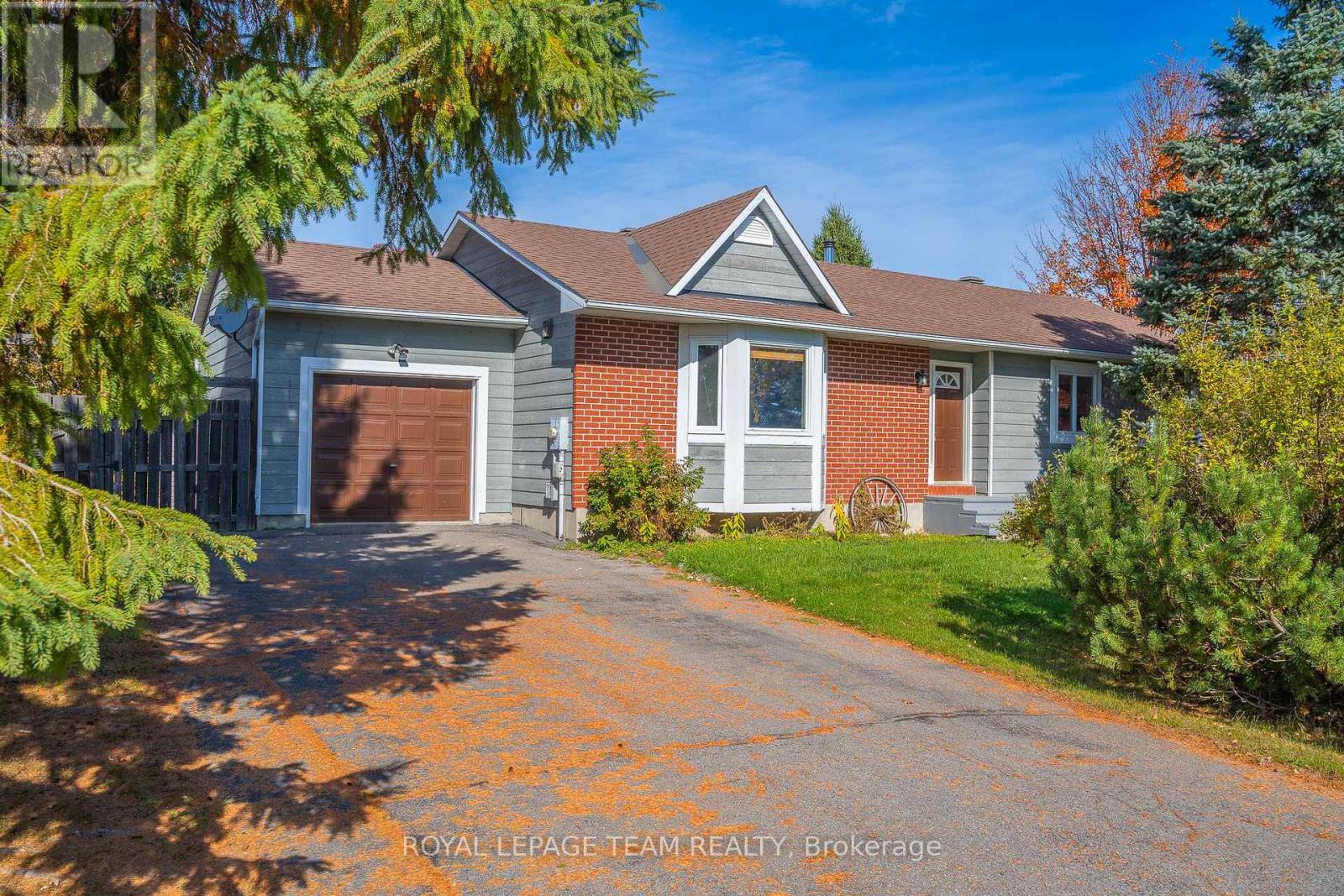 106 Porcupine Trail, Ottawa, Ontario  K0A 1T0 - Photo 5 - X12465674