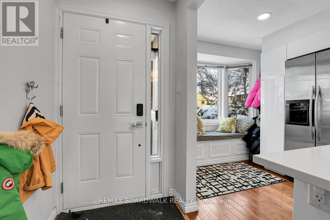 3 - 104 Cheltenham Private, Ottawa, Ontario  K1V 0L6 - Photo 6 - X12760518