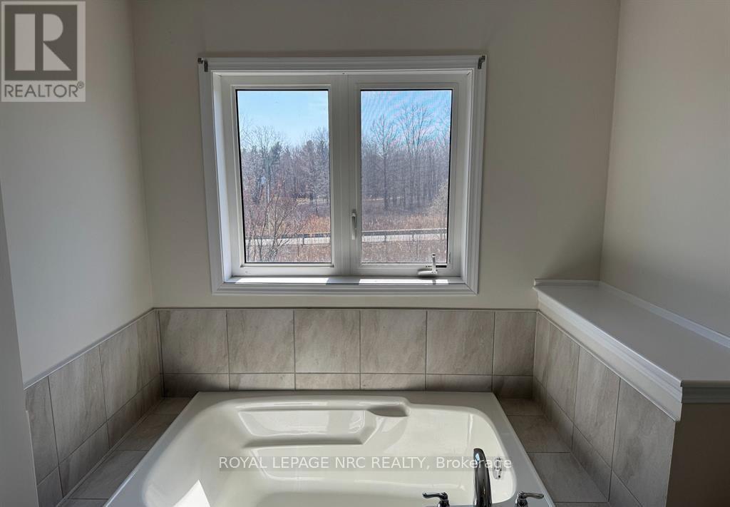 260 Esther Crescent, Thorold, Ontario  L3B 0H1 - Photo 15 - X12760528