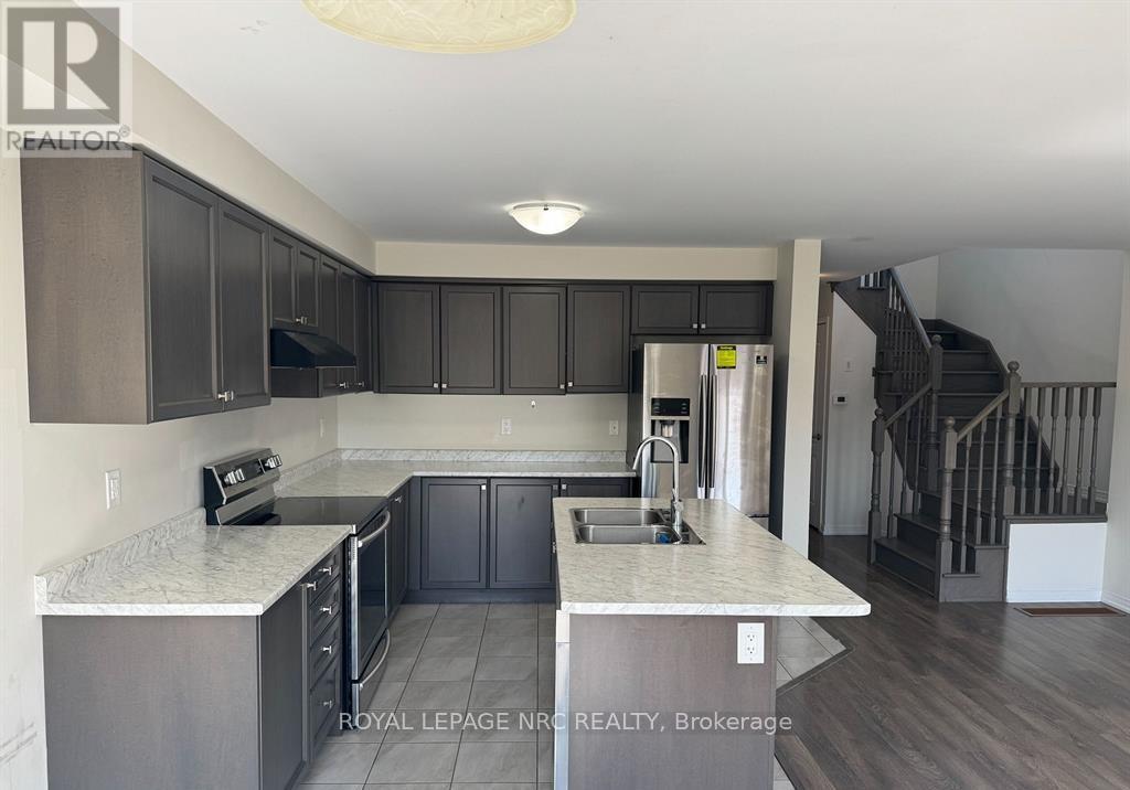 260 Esther Crescent, Thorold, Ontario  L3B 0H1 - Photo 5 - X12760528