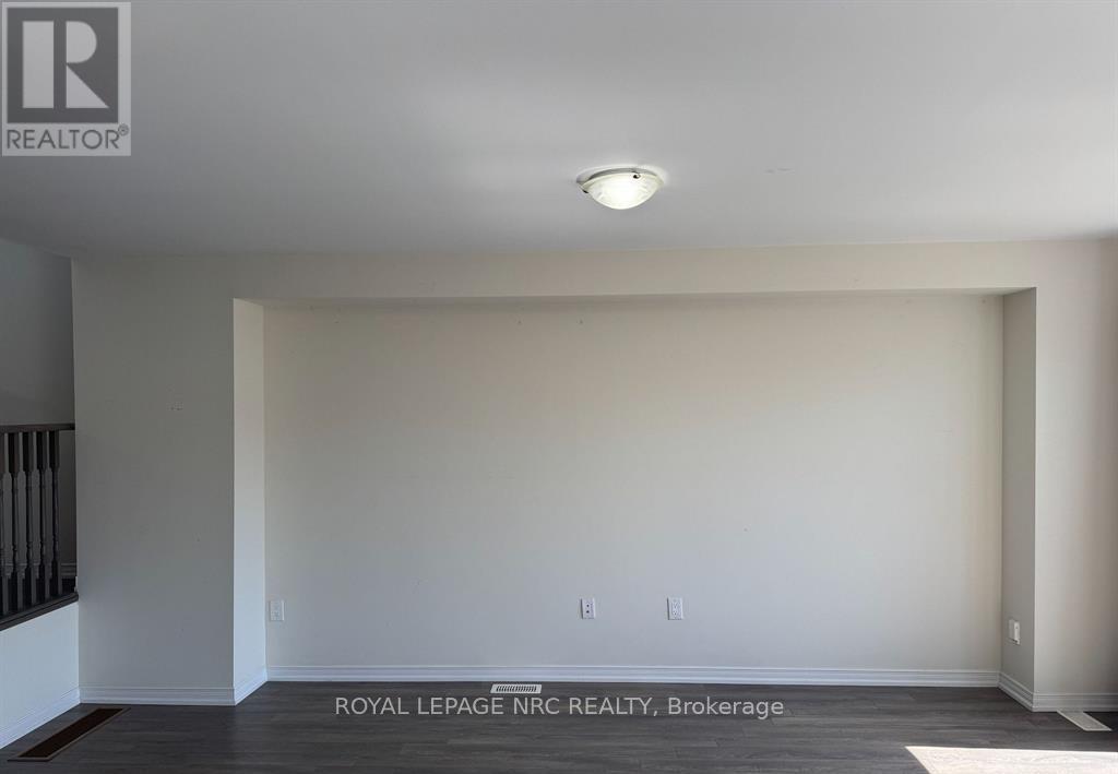 260 Esther Crescent, Thorold, Ontario  L3B 0H1 - Photo 7 - X12760528