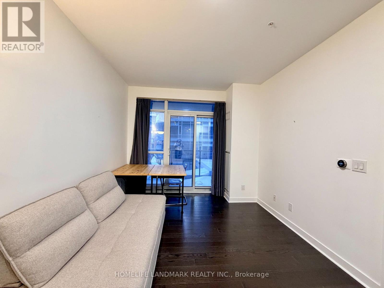 1014 - 295 Adelaide Street W, Toronto, Ontario  M5V 1P7 - Photo 5 - C12760436