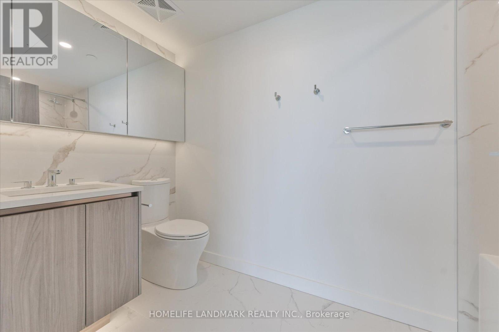 6203 - 1 Concord Cityplace Way, Toronto (Waterfront Communities), Ontario  M5V 0X3 - Photo 15 - C12760454