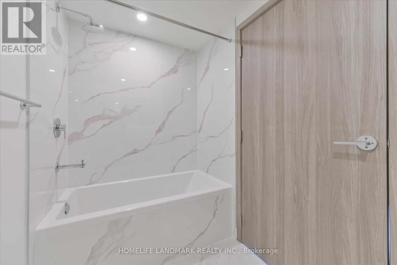 6203 - 1 Concord Cityplace Way, Toronto (Waterfront Communities), Ontario  M5V 0X3 - Photo 16 - C12760454