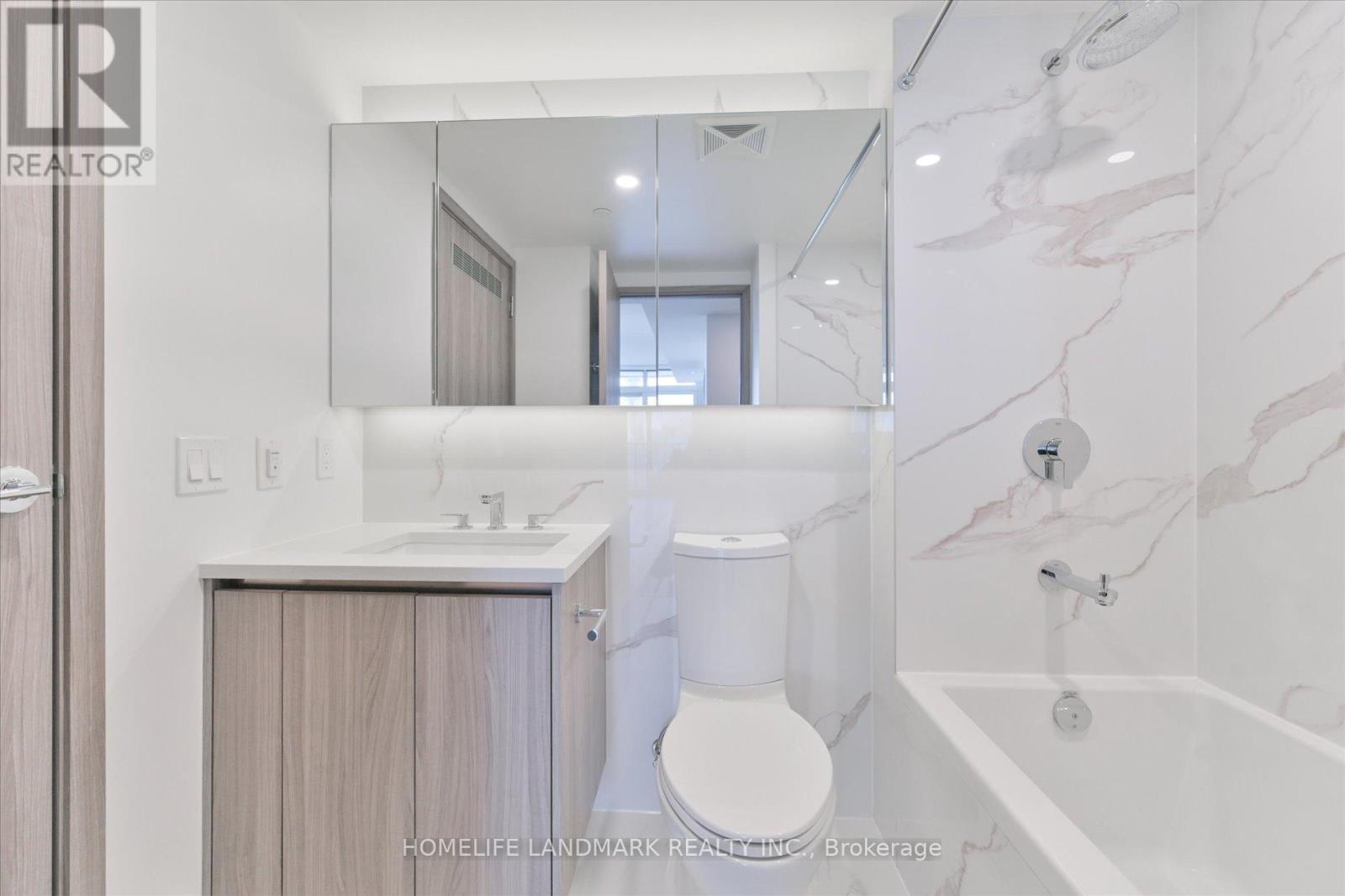 6203 - 1 Concord Cityplace Way, Toronto (Waterfront Communities), Ontario  M5V 0X3 - Photo 23 - C12760454