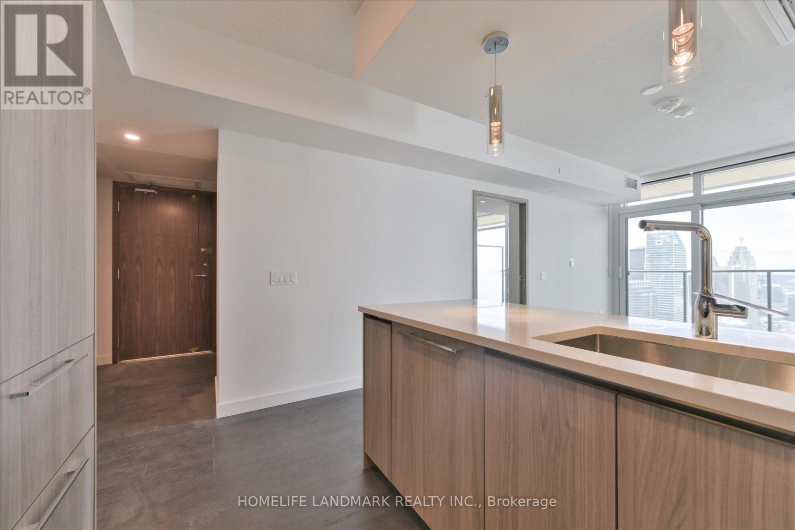 6203 - 1 Concord Cityplace Way, Toronto (Waterfront Communities), Ontario  M5V 0X3 - Photo 9 - C12760454