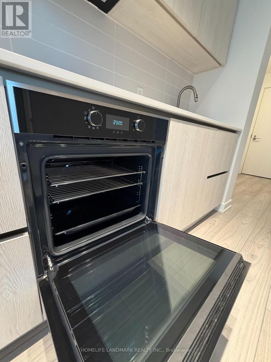 1202 - 110 Broadway Avenue, Toronto (Mount Pleasant West), Ontario  M4P 1V7 - Photo 13 - C12760458