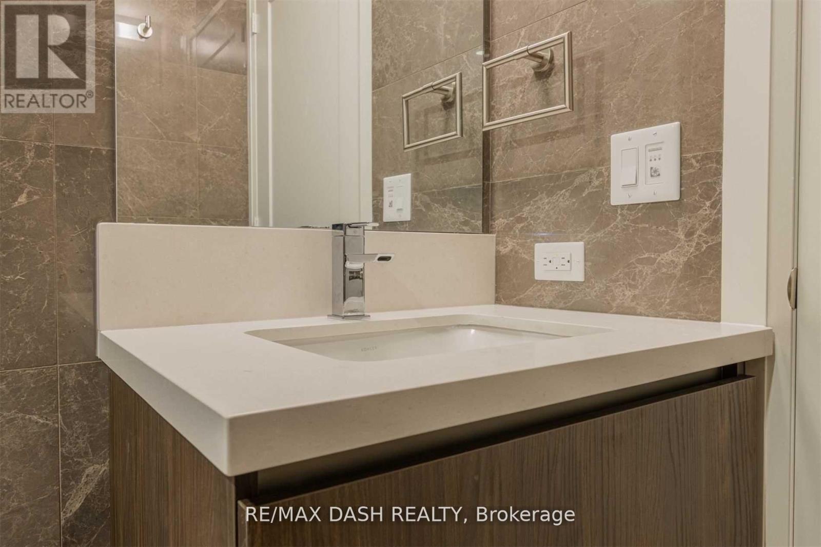 801 - 151 Avenue Road, Toronto (Annex), Ontario  M5R 2H7 - Photo 8 - C12760484