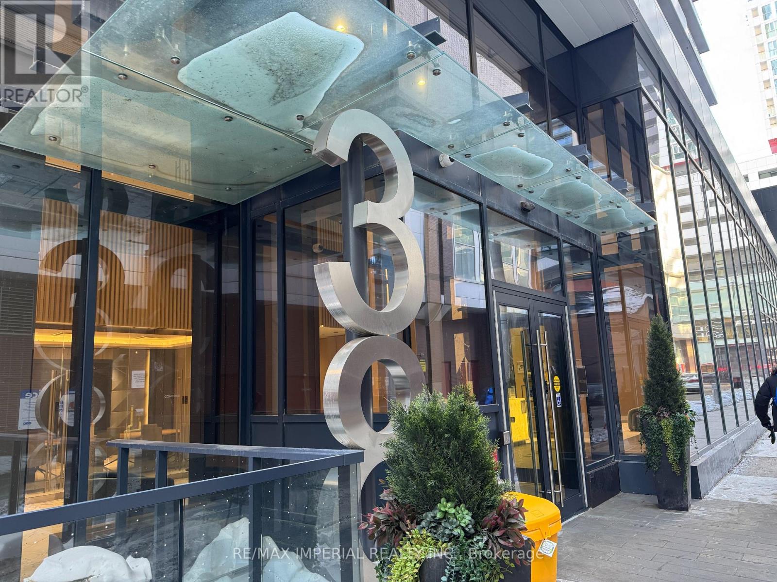 911 - 38 Widmer Street, Toronto, Ontario  M5V 0P7 - Photo 2 - C12760526