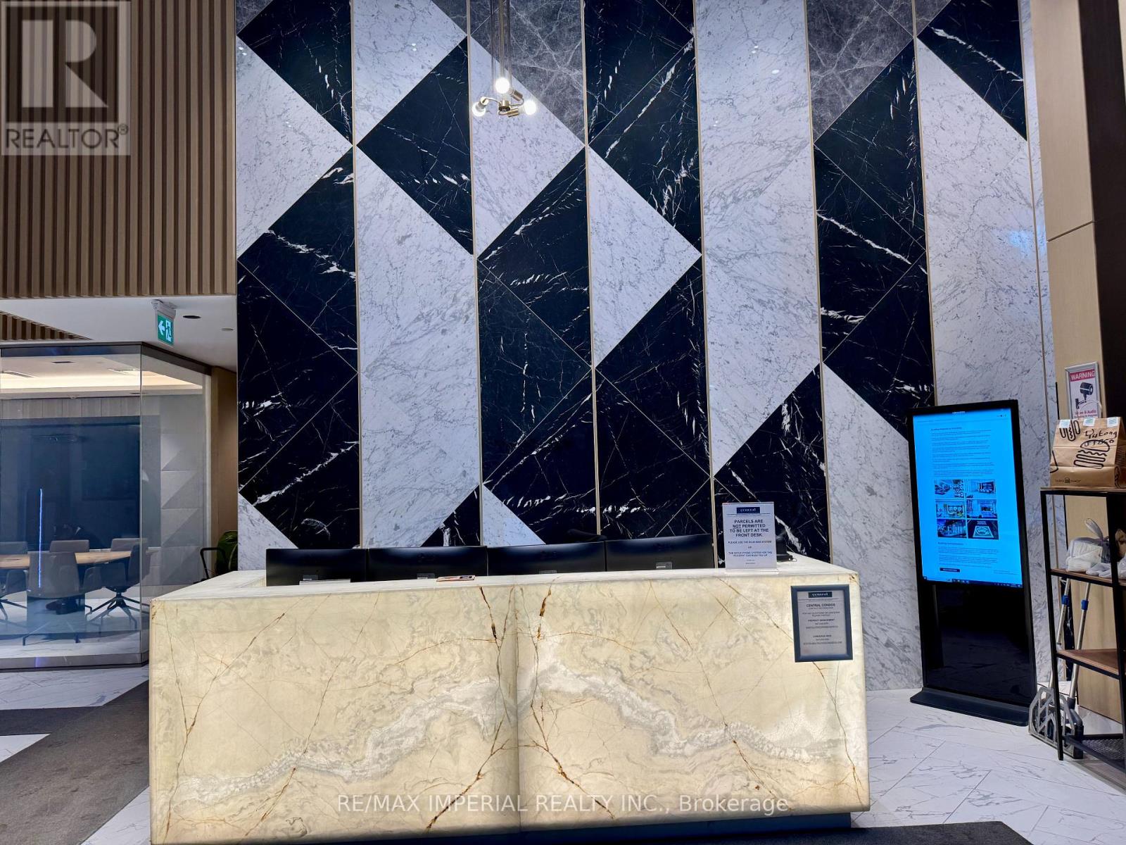 911 - 38 Widmer Street, Toronto, Ontario  M5V 0P7 - Photo 3 - C12760526