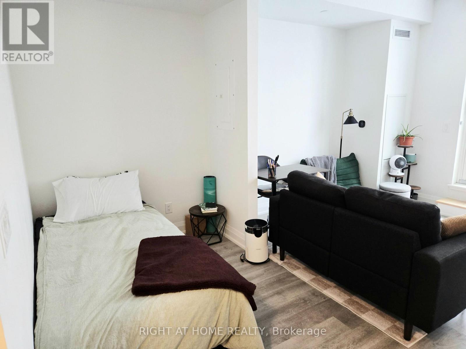 804 - 2369 Danforth Avenue, Toronto, Ontario  M4C 0B1 - Photo 7 - E12760444