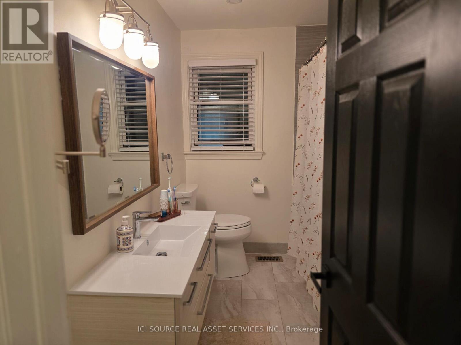 Main Fl - 631 Mary Street N, Oshawa (O'neill), Ontario  L1G 5E8 - Photo 4 - E12760520