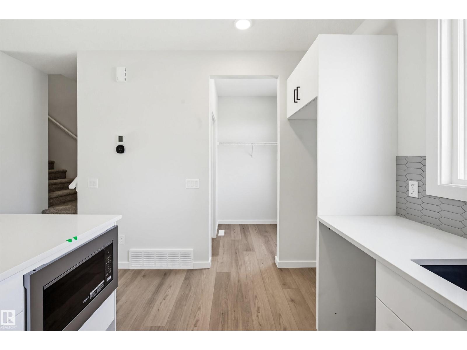 7102 50a Av, Beaumont, Alberta  T4X 3E6 - Photo 3 - E4466144