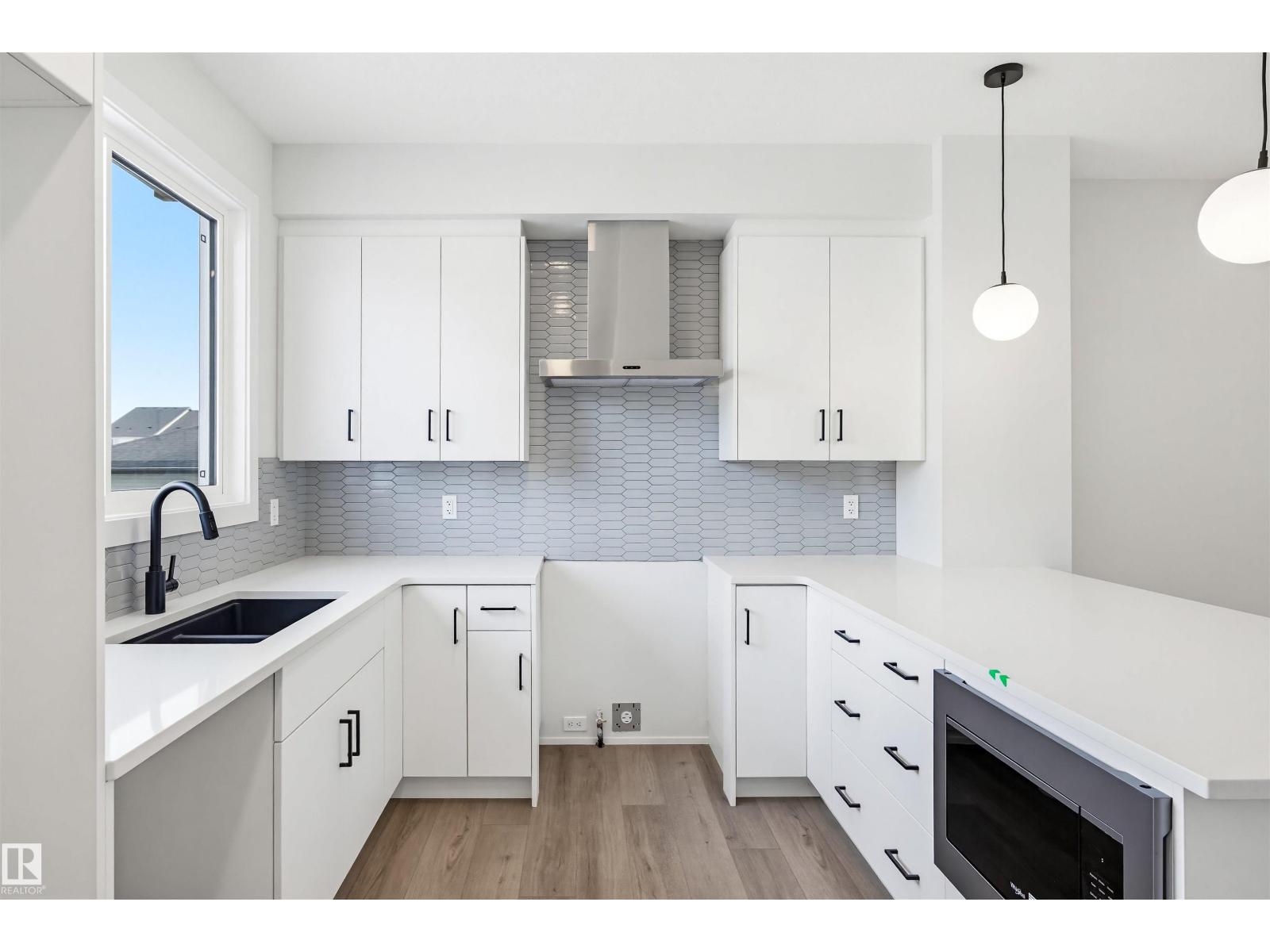 7102 50a Av, Beaumont, Alberta  T4X 3E6 - Photo 2 - E4466144