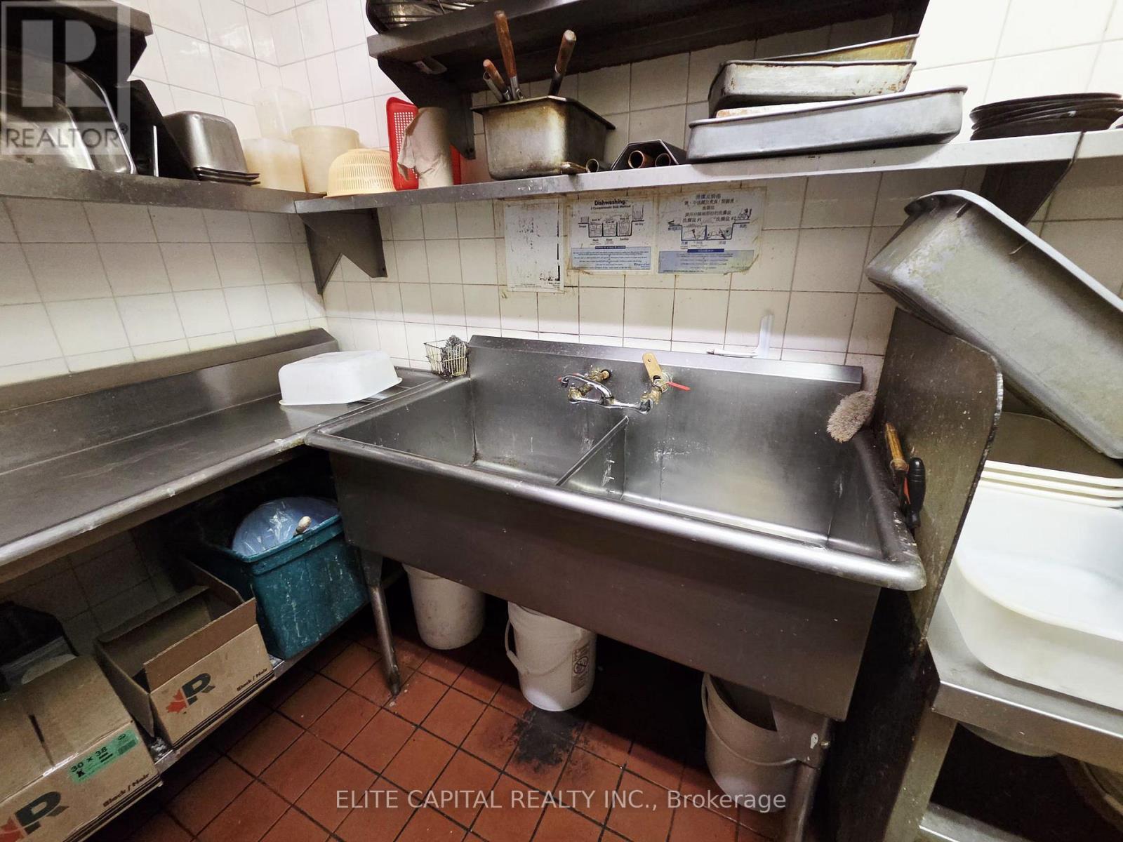 377 Burnhamthorpe Road E, Mississauga, Ontario  L5A 3Y1 - Photo 11 - W12760264