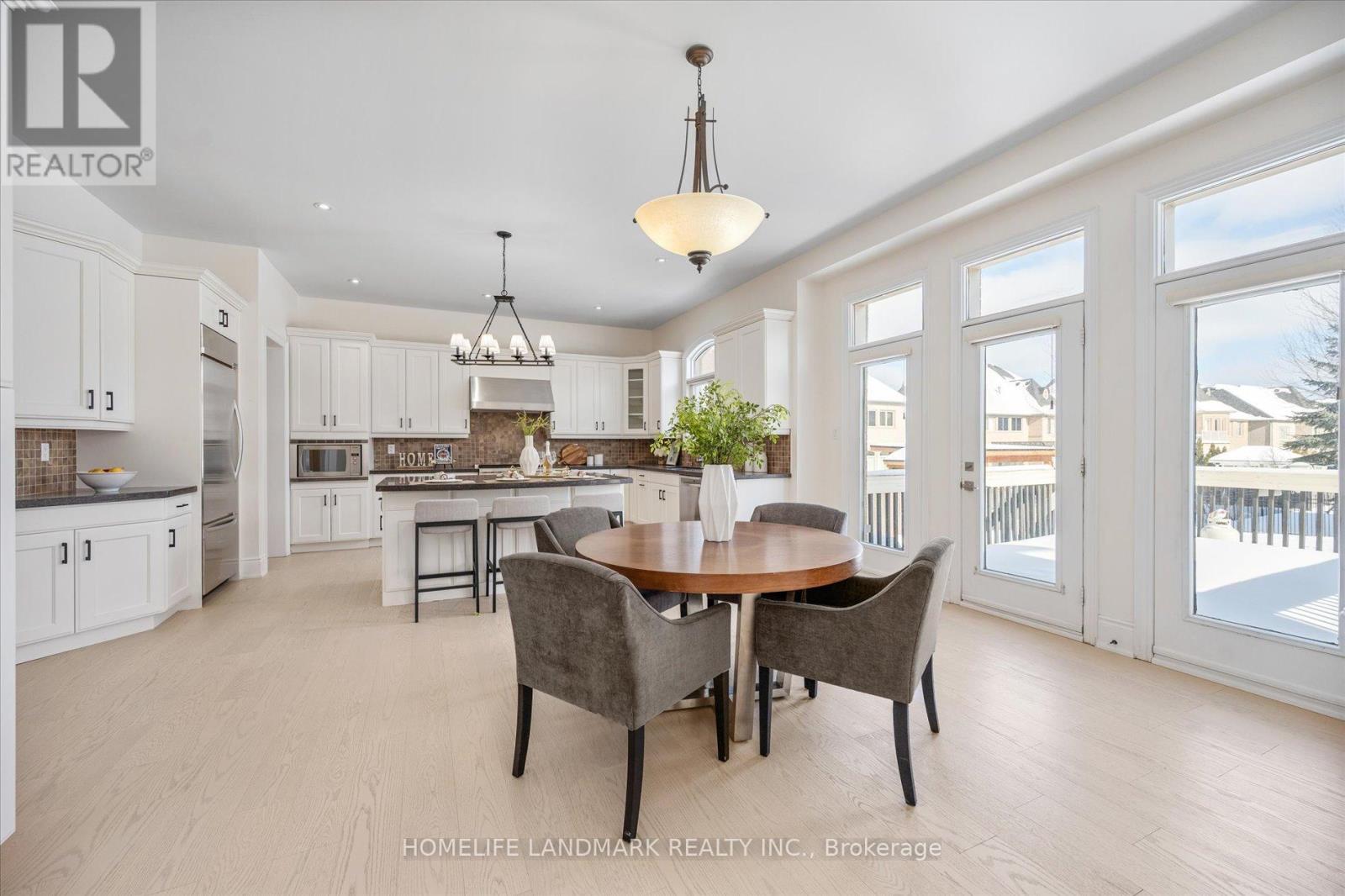 45 Carisbrooke Circle, Aurora (Bayview Southeast), Ontario  L4G 0K4 - Photo 11 - N12760446