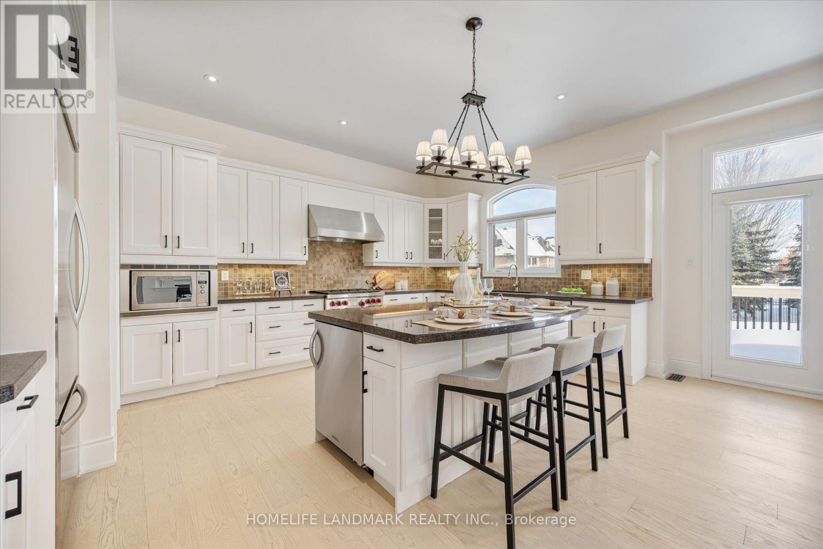 45 Carisbrooke Circle, Aurora (Bayview Southeast), Ontario  L4G 0K4 - Photo 13 - N12760446