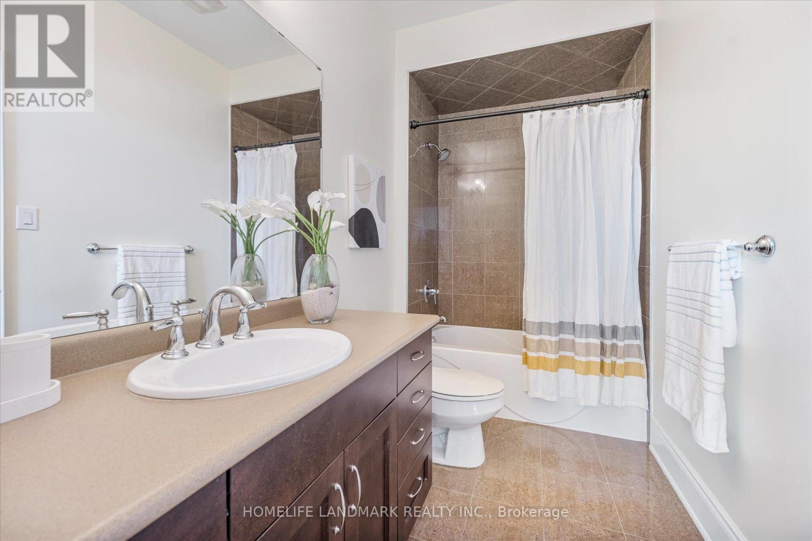 45 Carisbrooke Circle, Aurora (Bayview Southeast), Ontario  L4G 0K4 - Photo 34 - N12760446