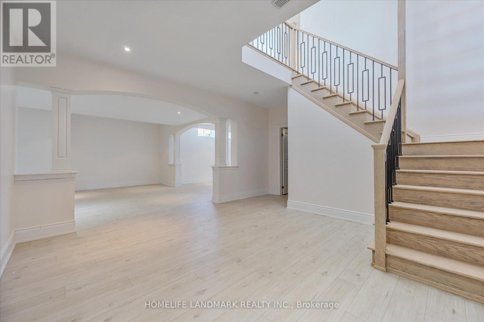 45 Carisbrooke Circle, Aurora (Bayview Southeast), Ontario  L4G 0K4 - Photo 38 - N12760446