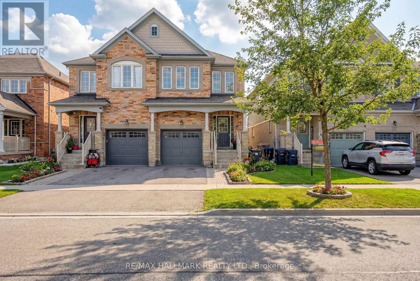 52 Acorn Lane, Bradford West Gwillimbury (Bradford), Ontario  L3Z 0H6 - Photo 2 - N12760478