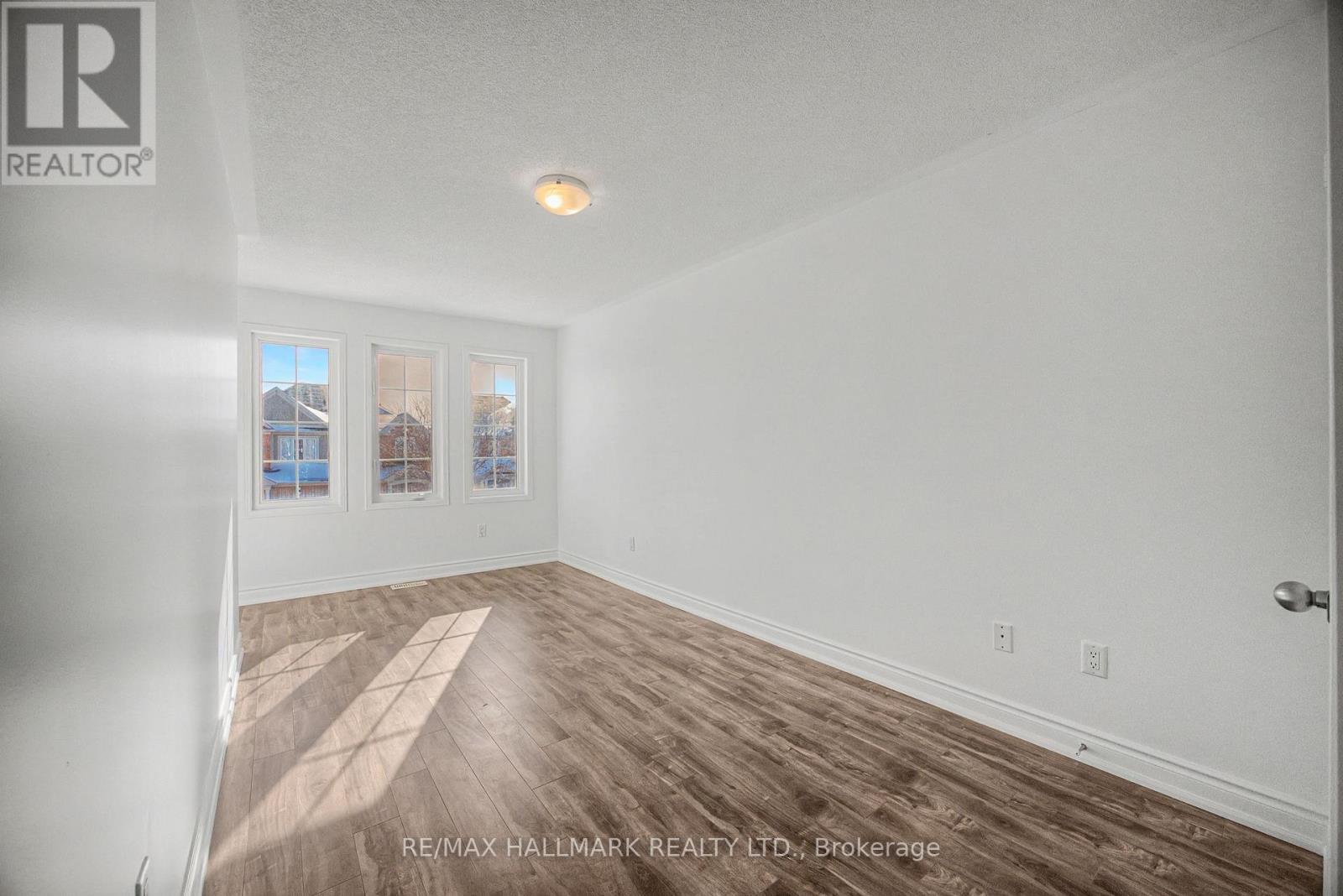 52 Acorn Lane, Bradford West Gwillimbury (Bradford), Ontario  L3Z 0H6 - Photo 20 - N12760478