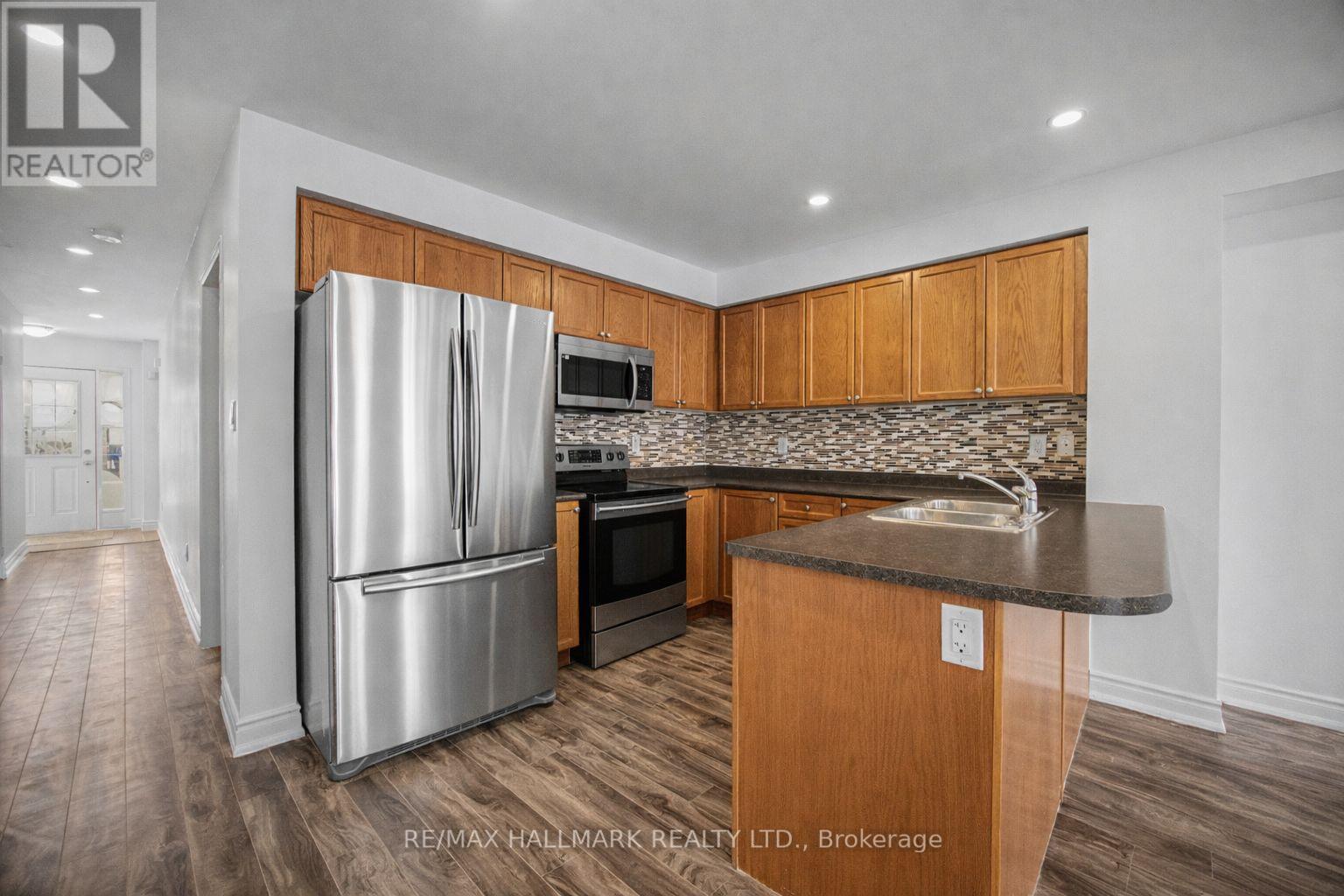 52 Acorn Lane, Bradford West Gwillimbury (Bradford), Ontario  L3Z 0H6 - Photo 6 - N12760478