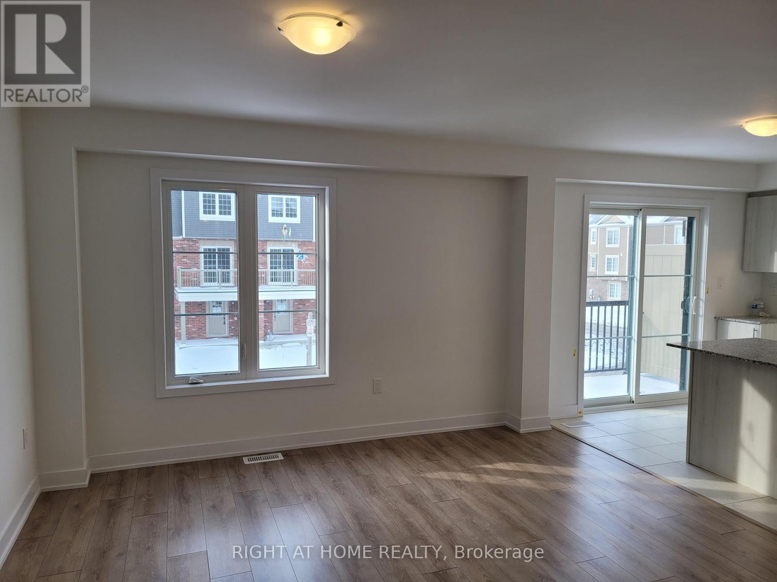 34 Silo Mews, Barrie, Ontario  L9J 0V3 - Photo 11 - S12760430