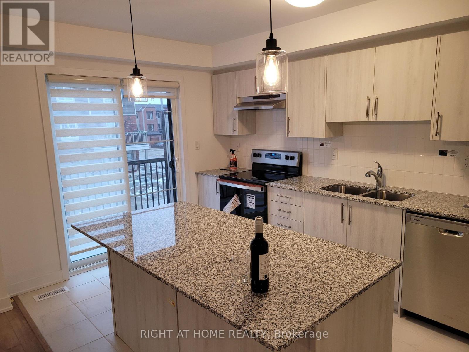 34 Silo Mews, Barrie, Ontario  L9J 0V3 - Photo 13 - S12760430