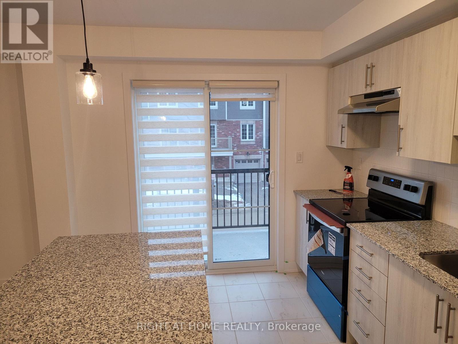 34 Silo Mews, Barrie, Ontario  L9J 0V3 - Photo 15 - S12760430