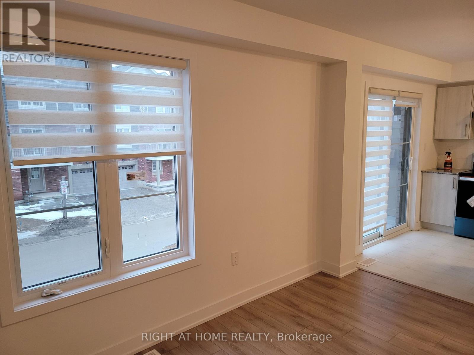 34 Silo Mews, Barrie, Ontario  L9J 0V3 - Photo 19 - S12760430