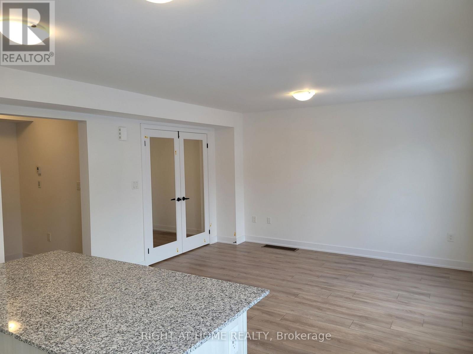 34 Silo Mews, Barrie, Ontario  L9J 0V3 - Photo 27 - S12760430