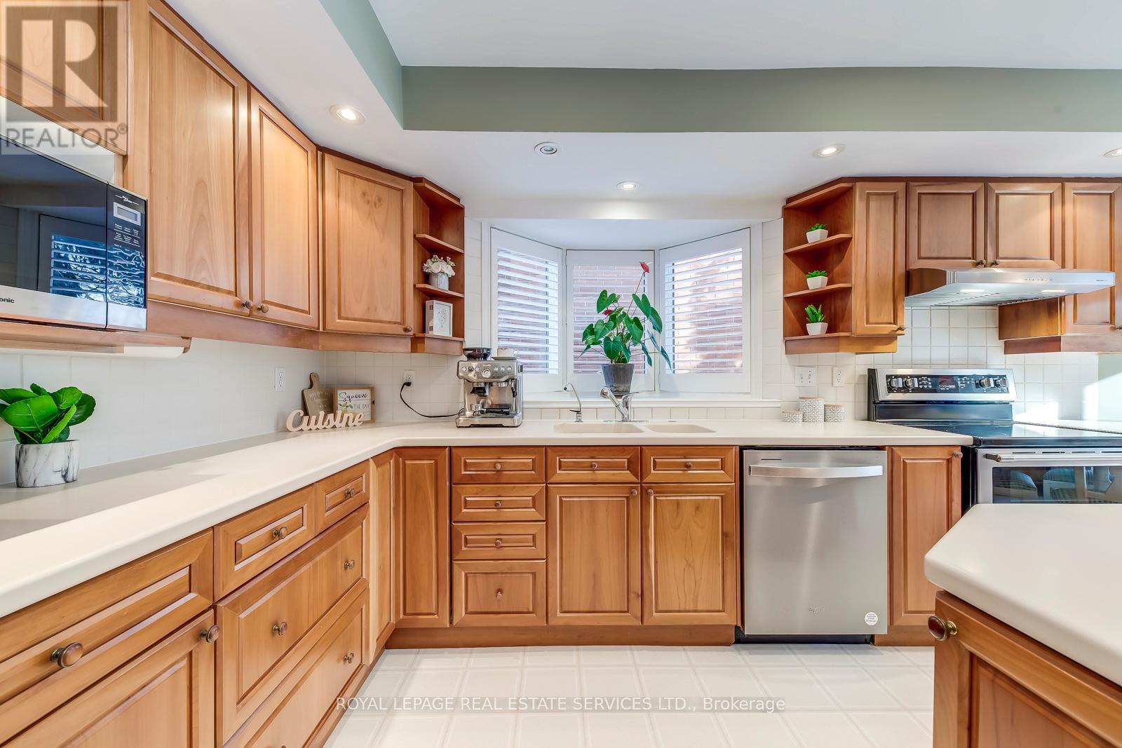 1149 Windrush Drive, Oakville (Ga Glen Abbey), Ontario  L6M 1S9 - Photo 15 - W12760498