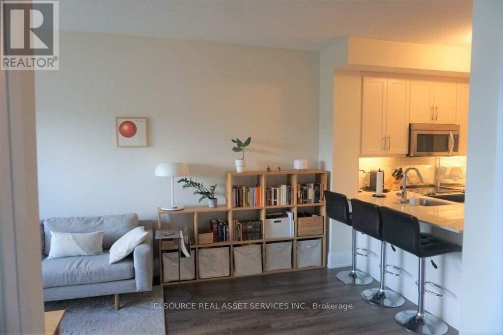 519 - 1 Old Mill Drive, Toronto (High Park-Swansea), Ontario  M6S 0A1 - Photo 4 - W12760514