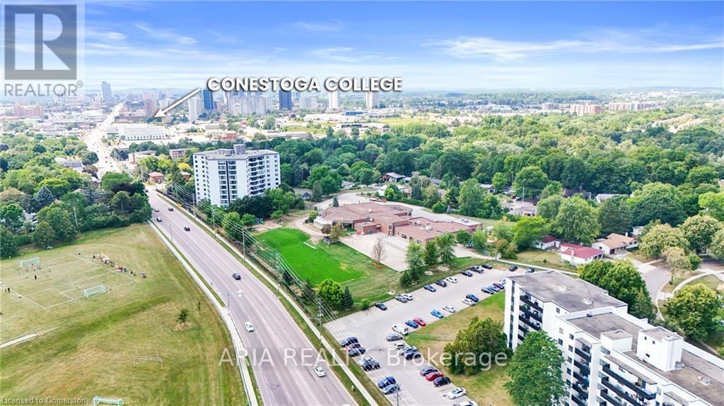 365 Dale Crescent, Waterloo, Ontario  N2J 3Y6 - Photo 2 - X12760460