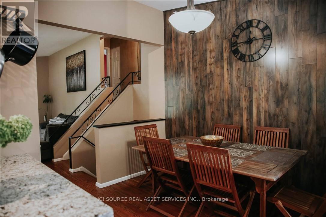 Upper - 1 Vera Court, Hamilton (Corman), Ontario  L8K 4G7 - Photo 11 - X12760506