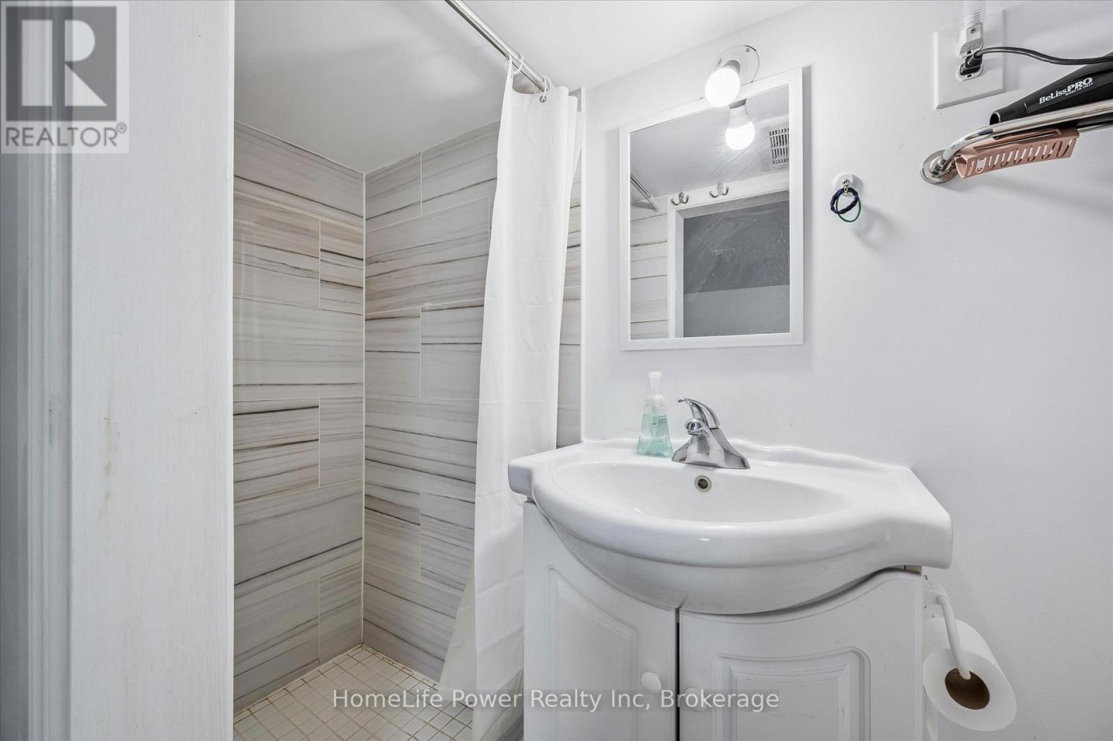 319 Victoria Street S, Kitchener, Ontario  N2M 3A4 - Photo 35 - X12760572