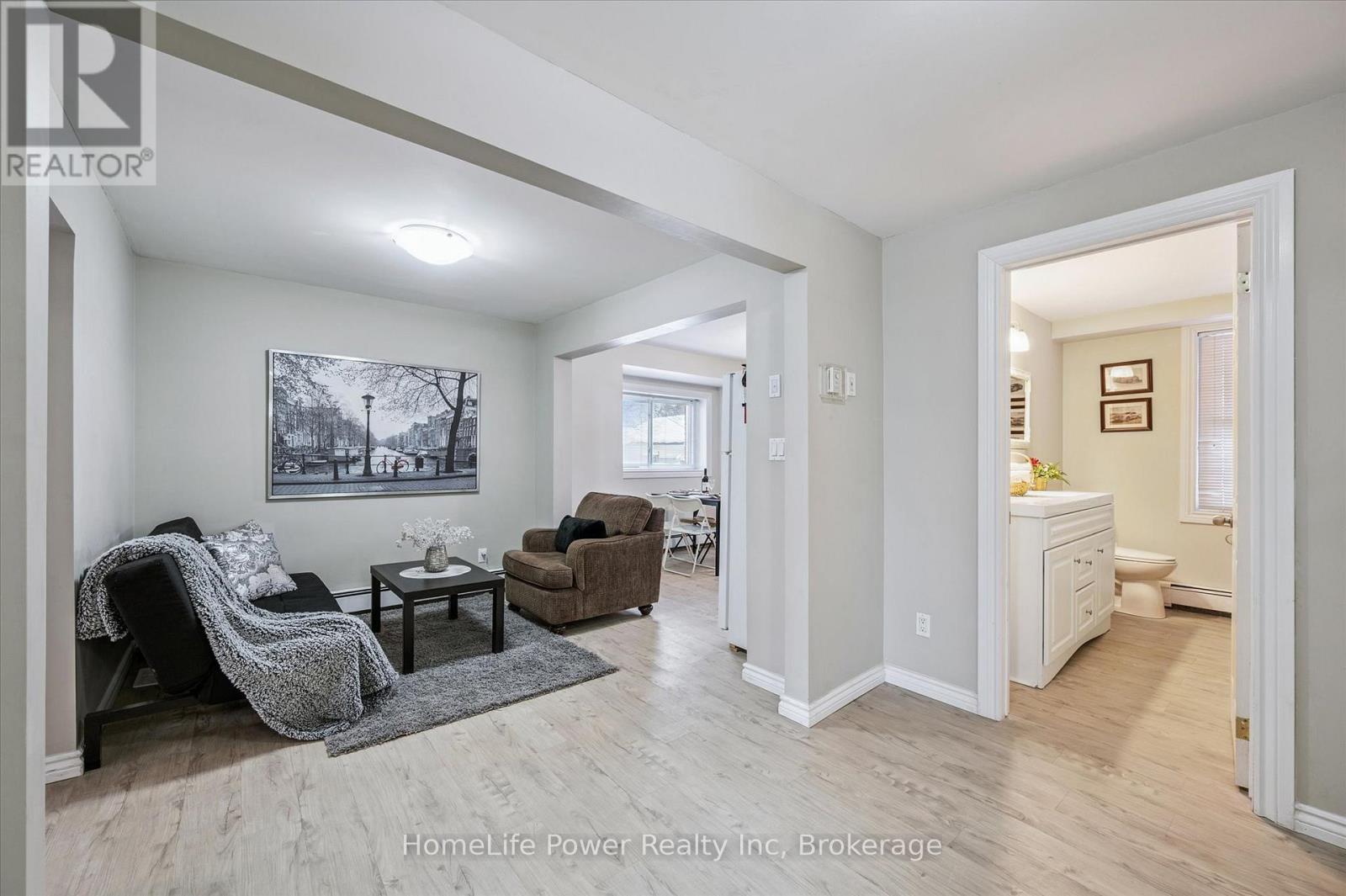 319 Victoria Street S, Kitchener, Ontario  N2M 3A4 - Photo 4 - X12760572