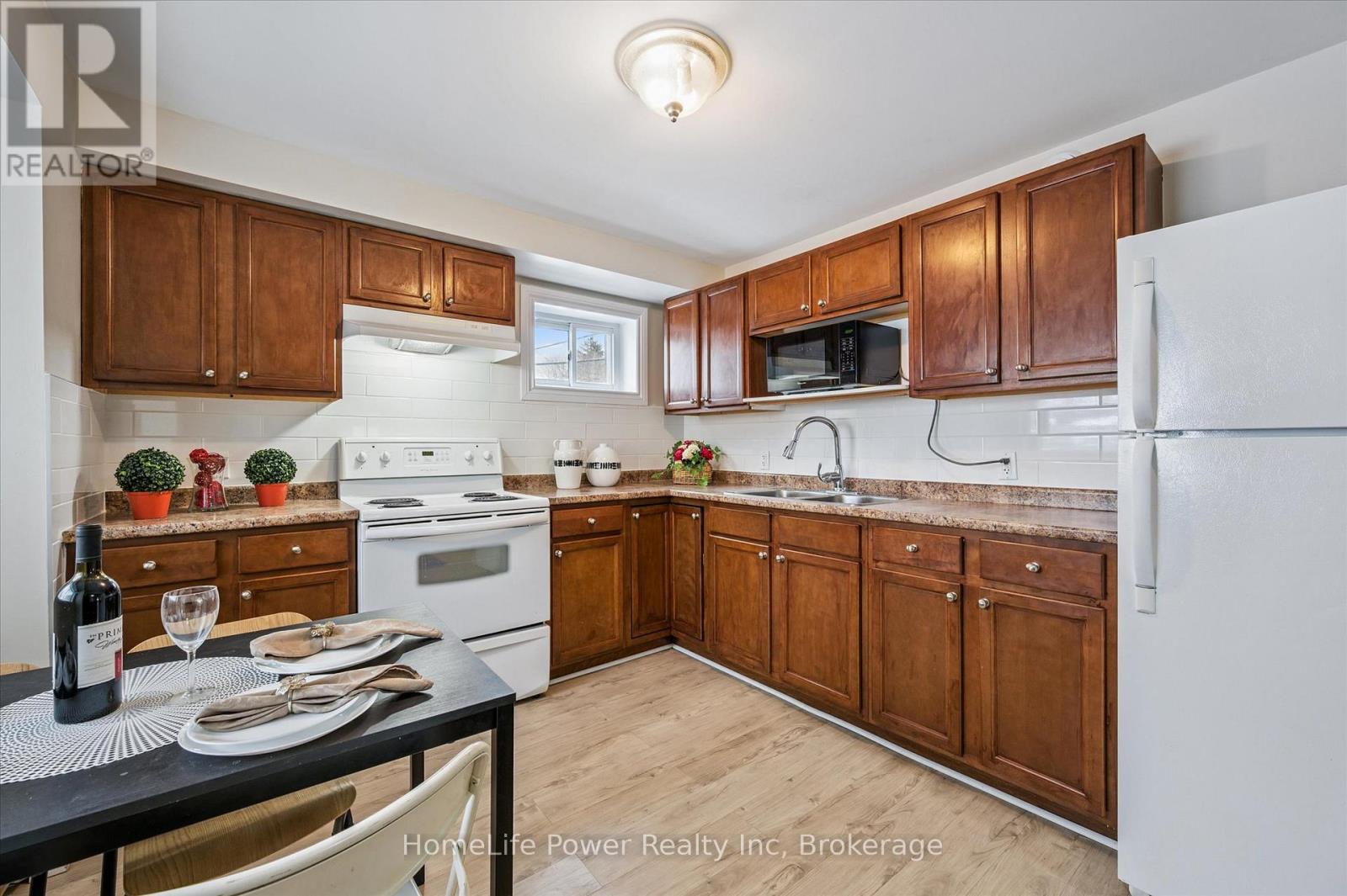 319 Victoria Street S, Kitchener, Ontario  N2M 3A4 - Photo 9 - X12760572