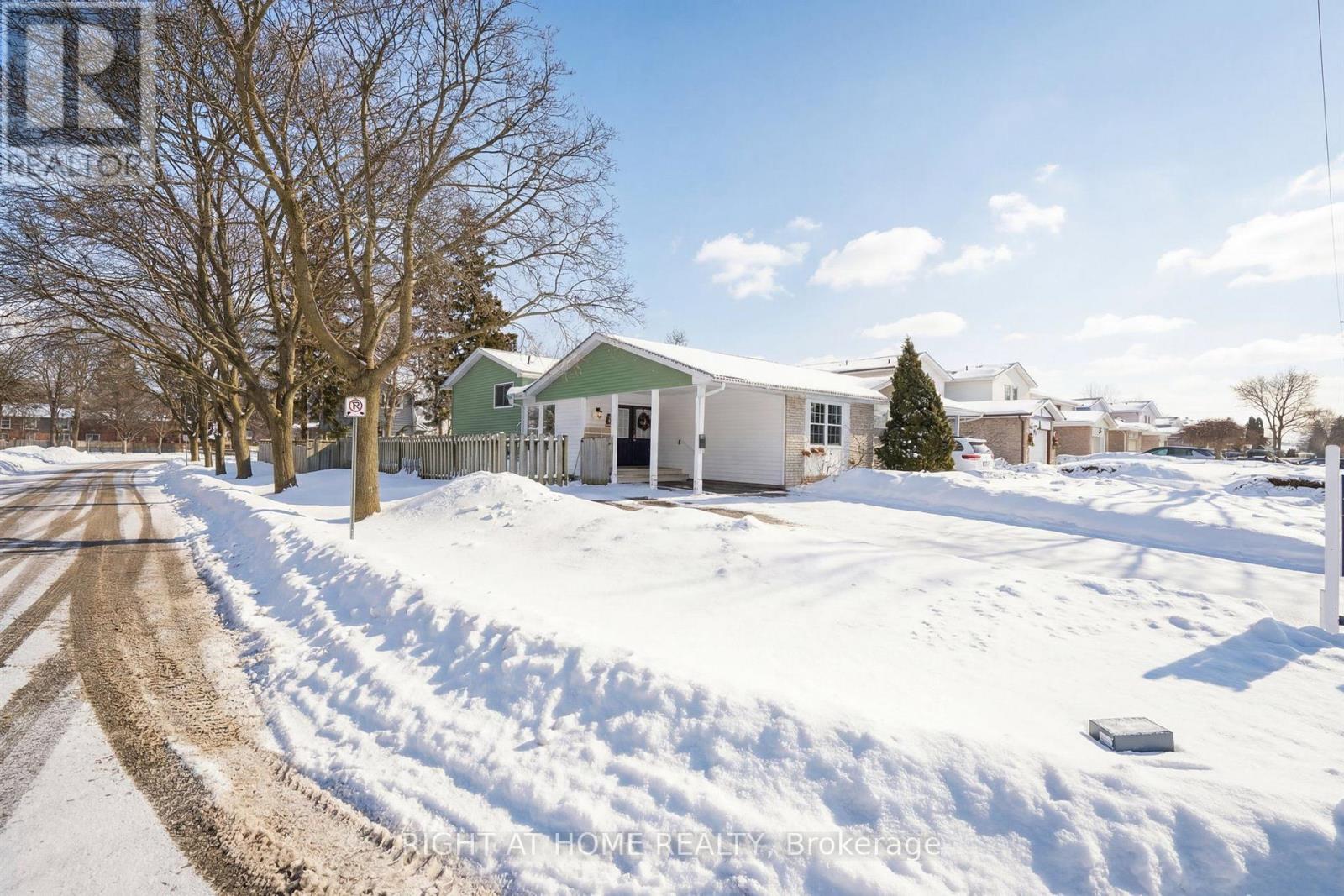 141 Glovers Road, Oshawa, Ontario  L1G 3Y1 - Photo 2 - E12760542