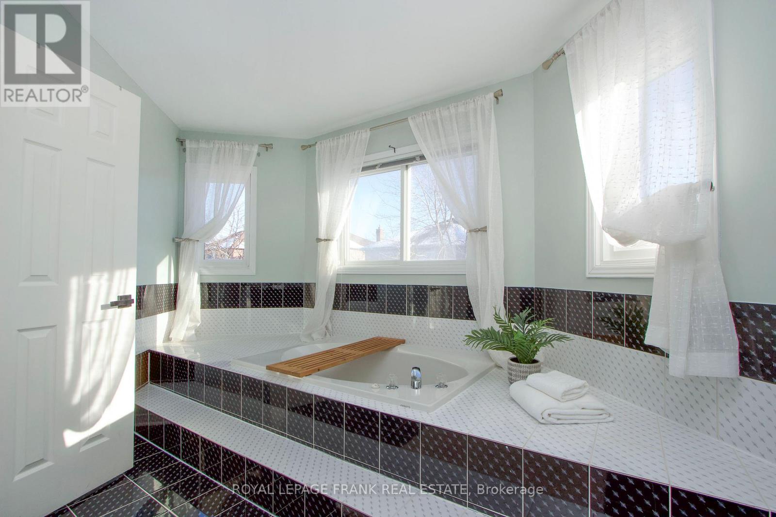 7 Winterberry Drive, Whitby, Ontario  L1R 1Z2 - Photo 26 - E12760554