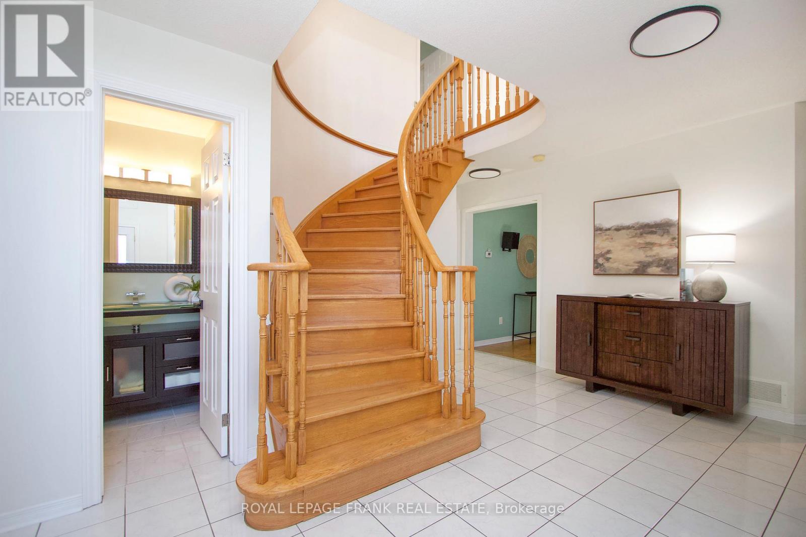 7 Winterberry Drive, Whitby, Ontario  L1R 1Z2 - Photo 8 - E12760554